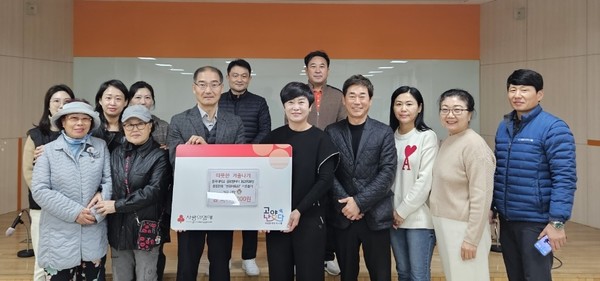 식사동 지역사회보장협의체가 지역 내 취약계층에 반찬과 간식, 케이크를 지원하는 특화사업을 진행했다.