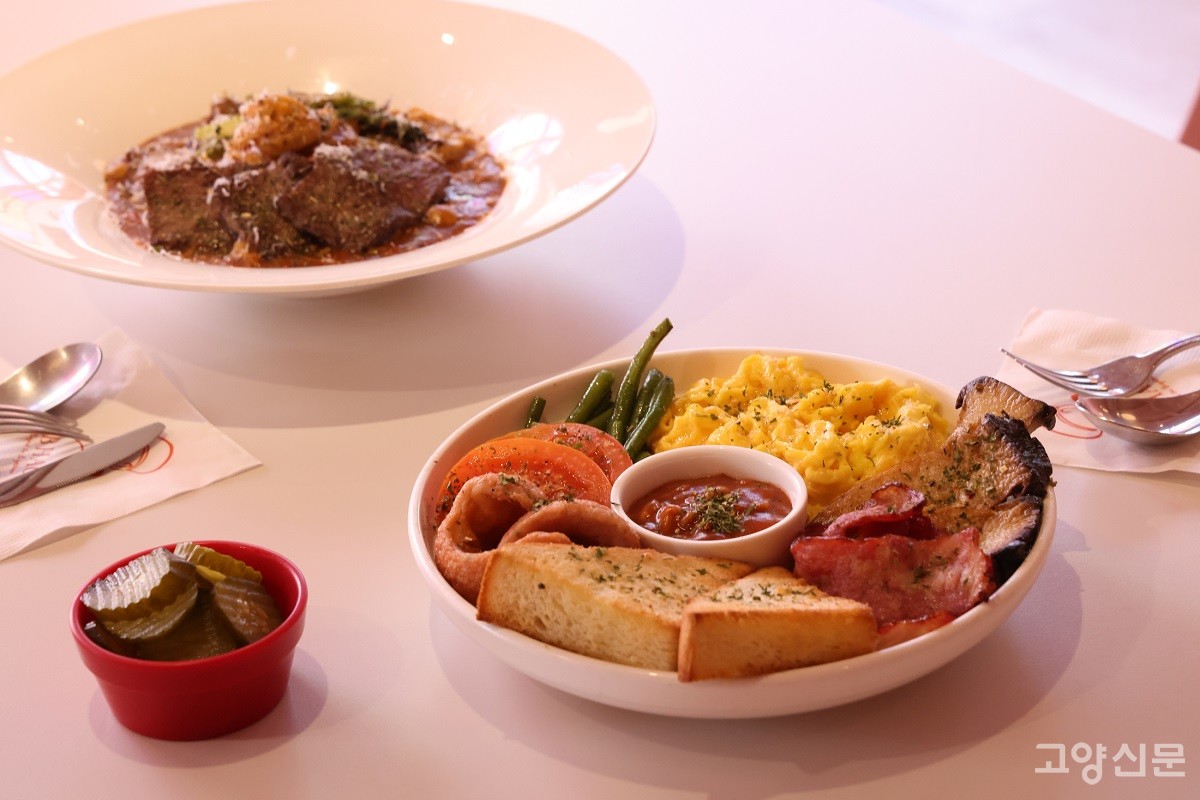 비비클래식 브런치와 비비스테이크 파스타는 사랑받고 있는 대표 메뉴 중 하나이다.