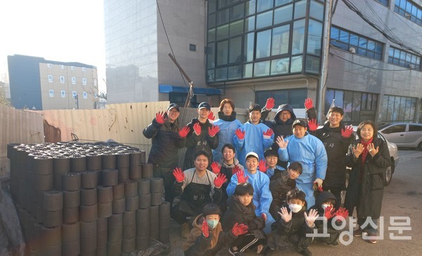 봉사활동을 마친 세브란스 남자간호사회. [사진제공= 김현식]