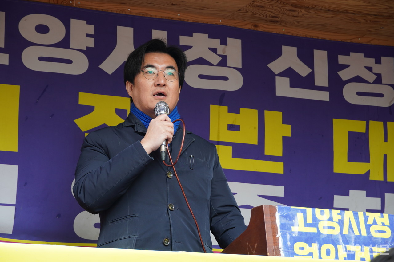 발언하는 김성회 정치연구소 와이 소장(더불어민주당)