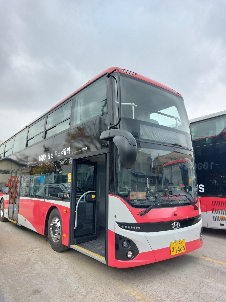 이달 8일부터 도입된 친환경 2층 전기·저상버스. [사진제공=고양시]