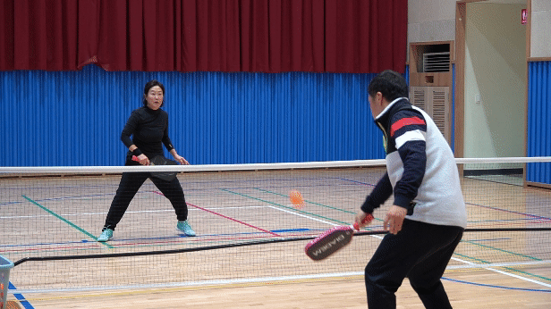 협회에서는 피클볼을 처음 도전한 동호인을 위해 초보자 대상 강습도 진행하고 있다.