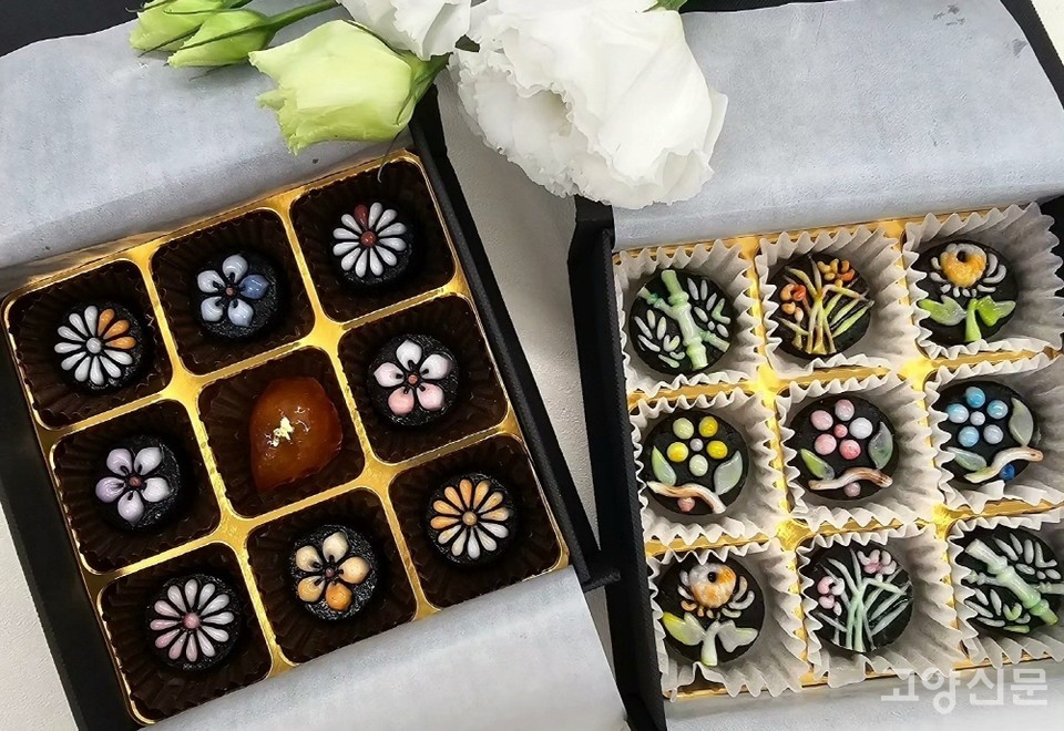 한식 디저트 ‘흑임자 꽃다식’ [사진제공=단향]