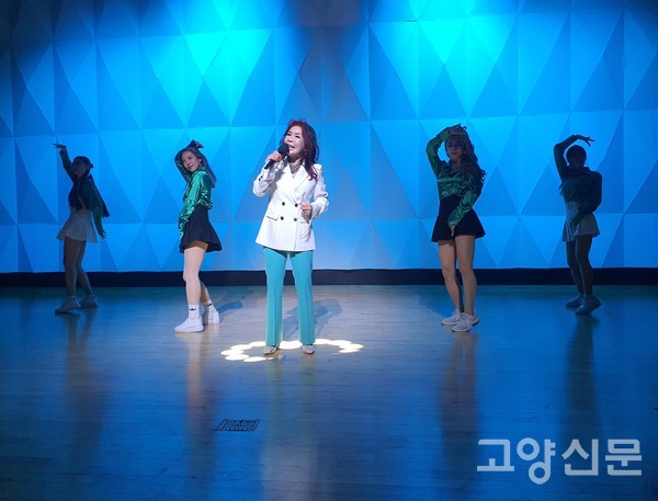 손영주 총재의 축하공연