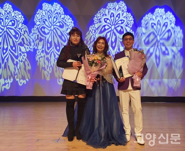 장인석(왼쪽), 정답(오른쪽) 최우수상 수상자