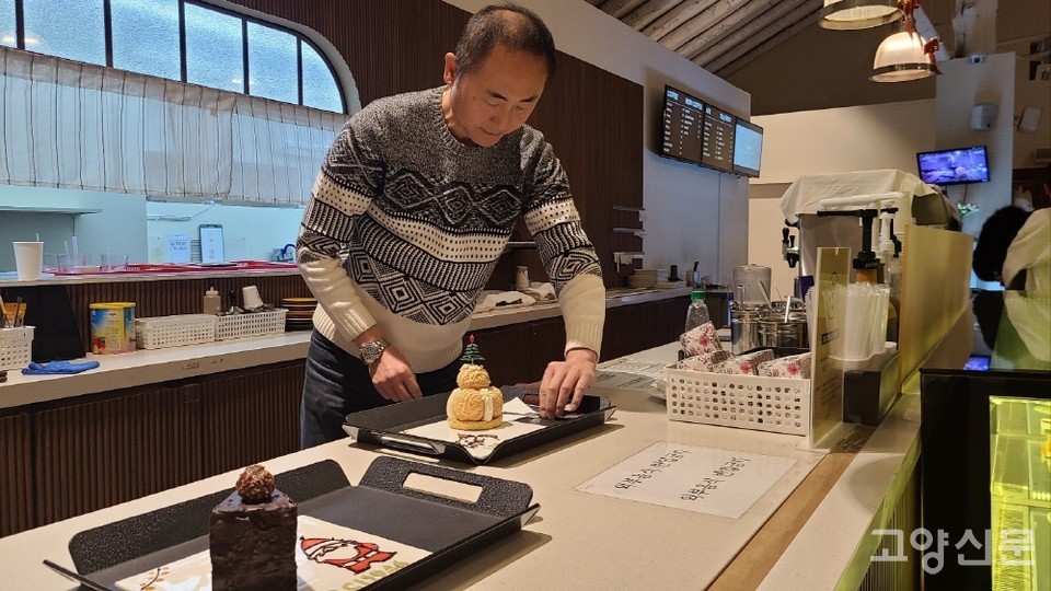 '르돌치 1946'의 방문수 대표.