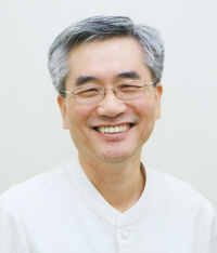 Yoo Young-woo, Diretor da Clínica de Medicina Oriental