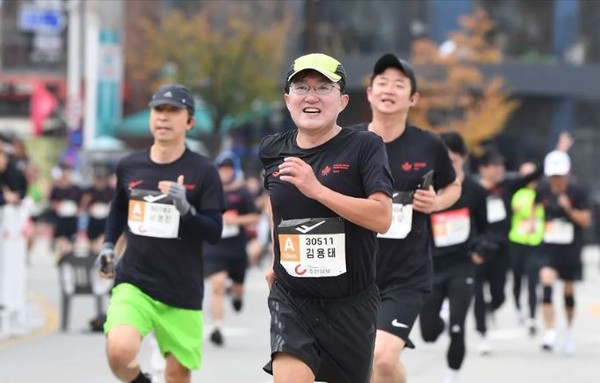김용태 후보는 31세 때 입문한 마라톤으로 체력을 키우고 있다. 완주도 여러 차례 있다고 전했다. [사진 = 김용태 후보 페이스북]