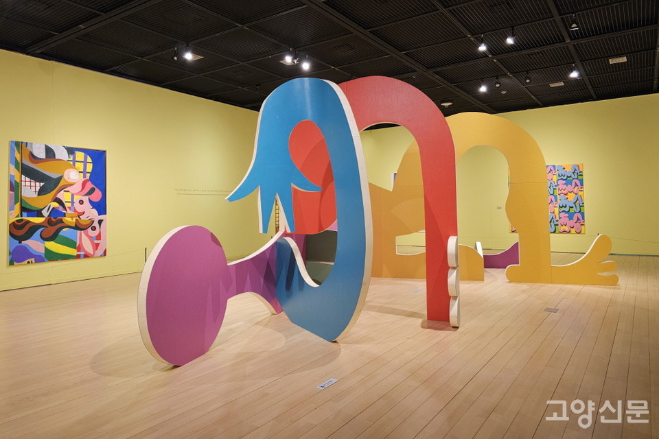 섹션 2에서 만나는 대형 조형작품. 