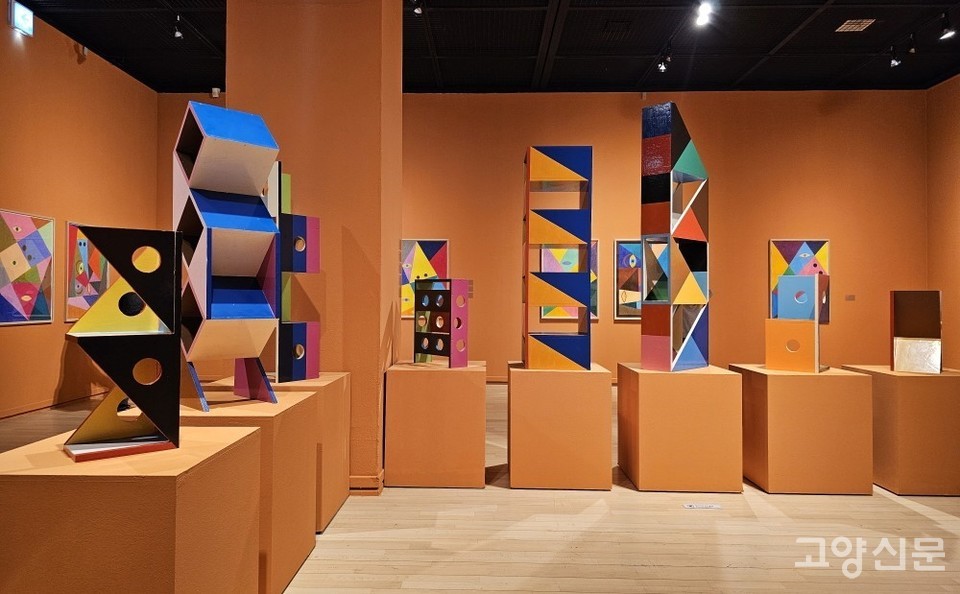 섹션 4의 작품들. 