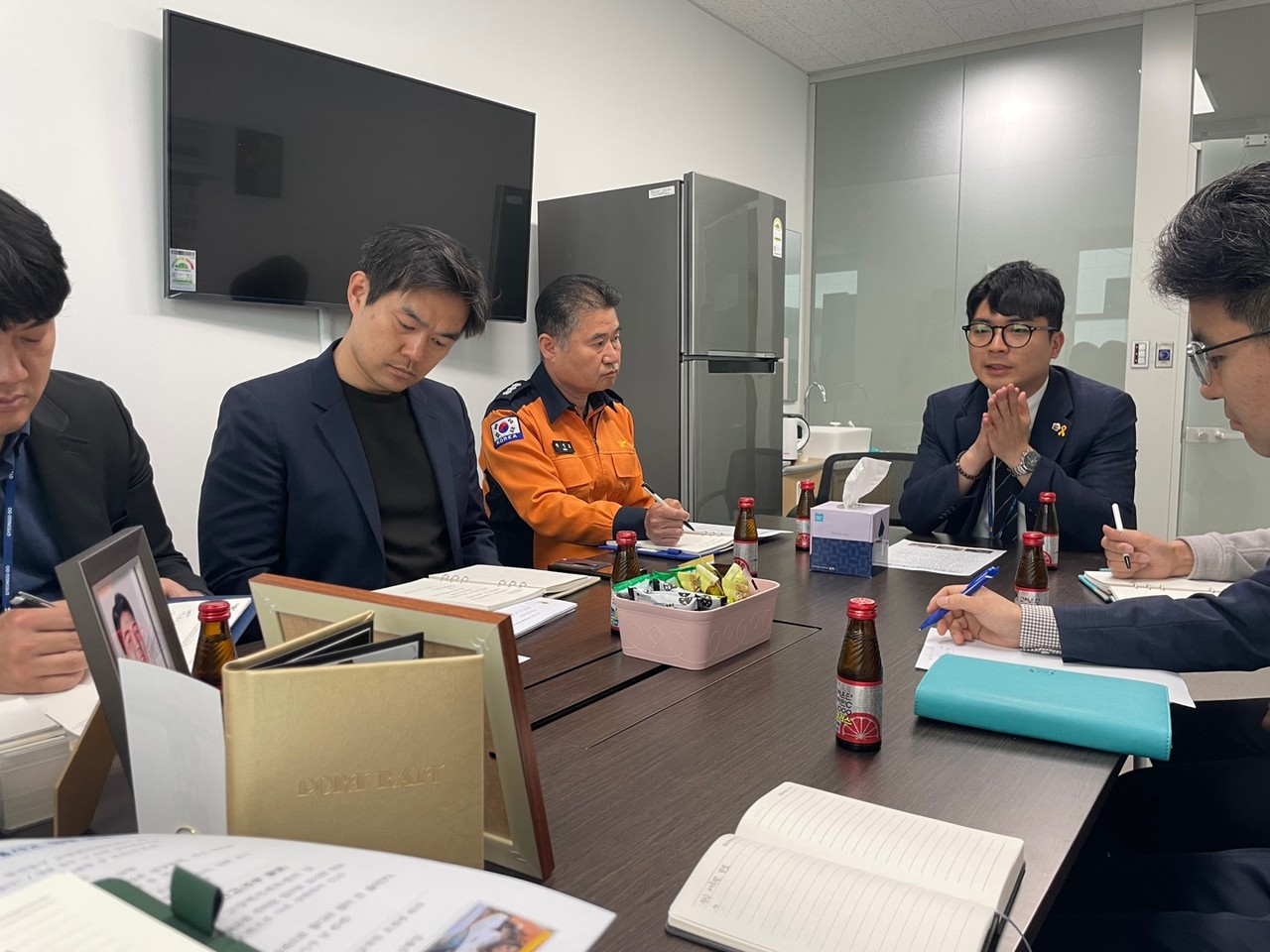 지난 14일 마련된 '전기차 교통사고 수습 중 견인 기사 감전 사고' 정담회. [사진제공=경기도의회]