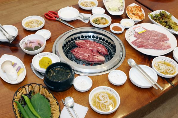 임가네한우마을은 한우를 푸짐하게, 부담없이 먹을 수 있는 곳이다. 한우 한 마리를 통째로 들여와 매장에서 부위별로 손질하기 때문에 그렇다.