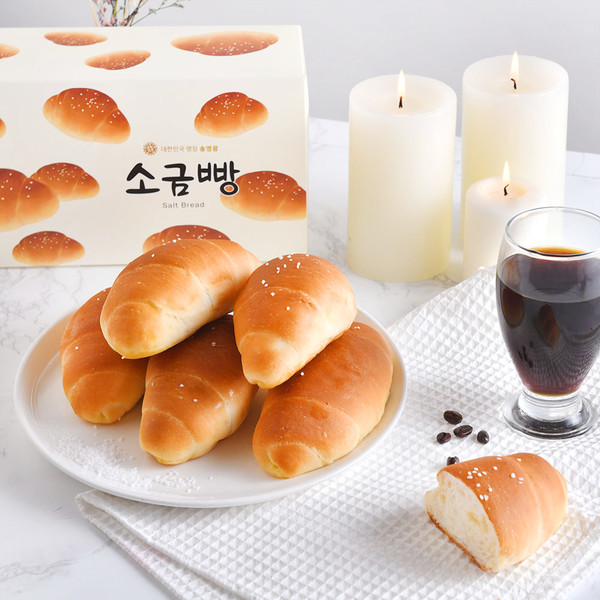 명장텐을 대표하는 소금빵. 프리미엄 버터를 통째로 돌돌 말아 구워 겉은 바삭하고 속은 촉촉하다.