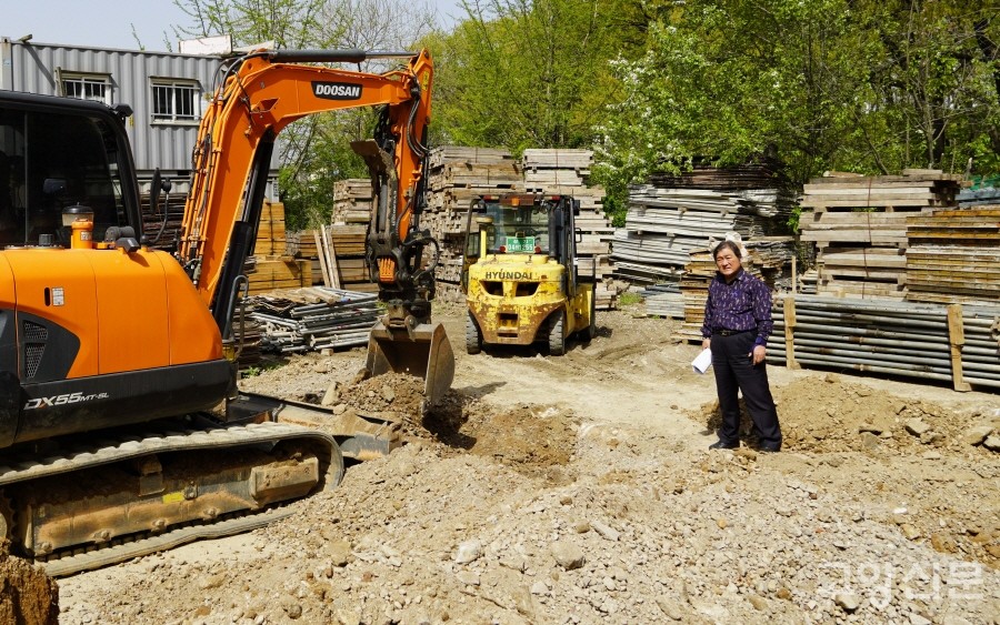 제보를 한 기세남씨. 행주기씨 문중 비상대책위원장을 맡고 있는 그는 "그린벨트에서 벌어진 불법행위들을 밝혀낼 것"이라고 말했다. 