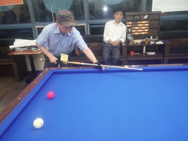 2014년 행신동에서 열린 당구대회에 참석한 홍세화 작가. [사진=행신톡]