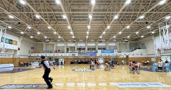 열띤 경기력과 응원전이 돋보인 농구대회