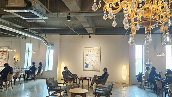 공간마다의 각기 다른 컨셉트로 지역 안 문화공간을 만들어가는 스퀘어 81.