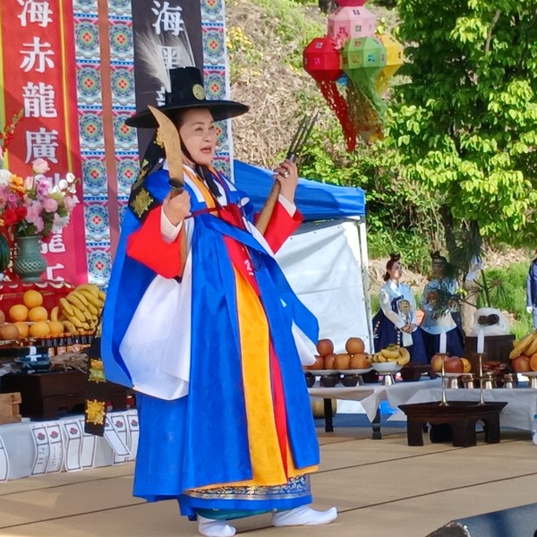   최영장군 위령굿 보존회장 지정자.