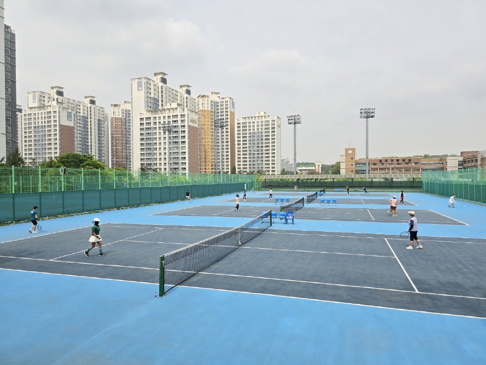 여성초보자 테니스 교실. [사진제공=고양시]