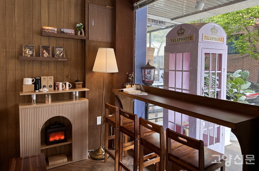 손님들이 제일 좋아하는 카페 속 포토제닉 공간.