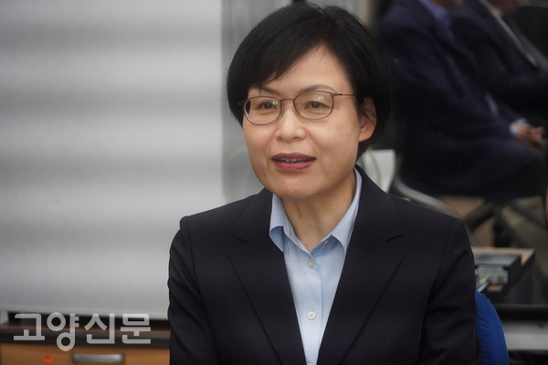 기자회견에서 2일 이정화 부시장은 기자들의 궁금한 부분을 듣고 침착하게 대답을 이어나갔다.