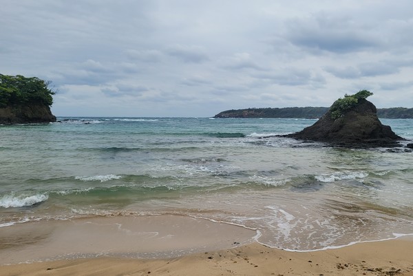 히타카츠항과 가까운 미우다 해변은 일본의 100대 해수욕장으로 꼽힐 만큼 경관이 아름답다.
