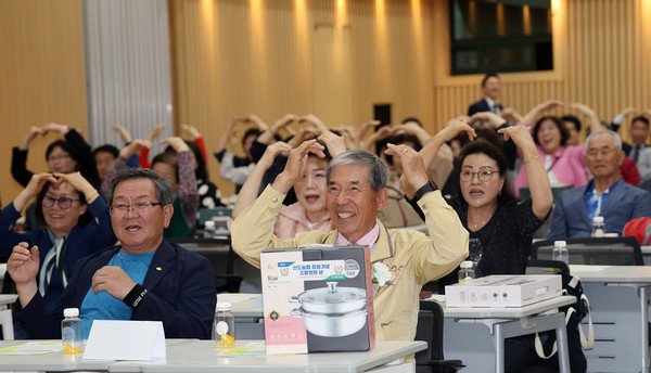 2부의 레크리에이션은 모두를 즐겁게 했다. 