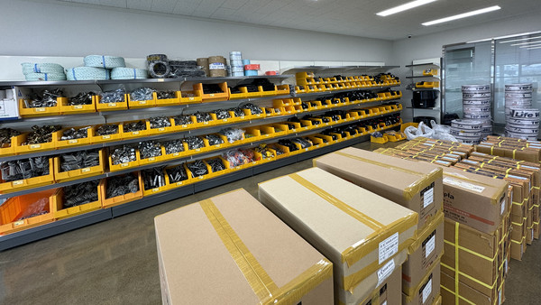 2층 매장 역시 농민들에게 꼭 필요한 농자재가 준비되어 있다.