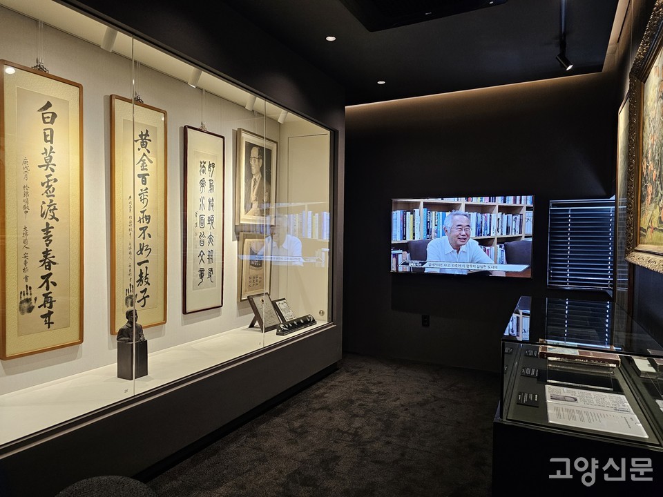 3갤러리 2층에 마련된 안원옥 선대 회장 기념방. 