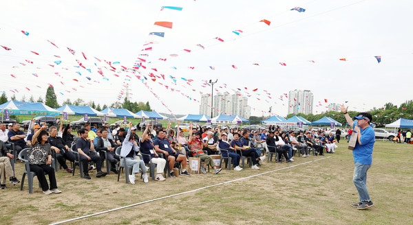 레크리에이션으로 한마음체육대회가 시작됐다.
