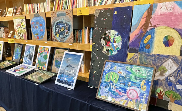 WGS학생들의 ‘생물다양성, 자연생태를 그리다' 학생 작품전.