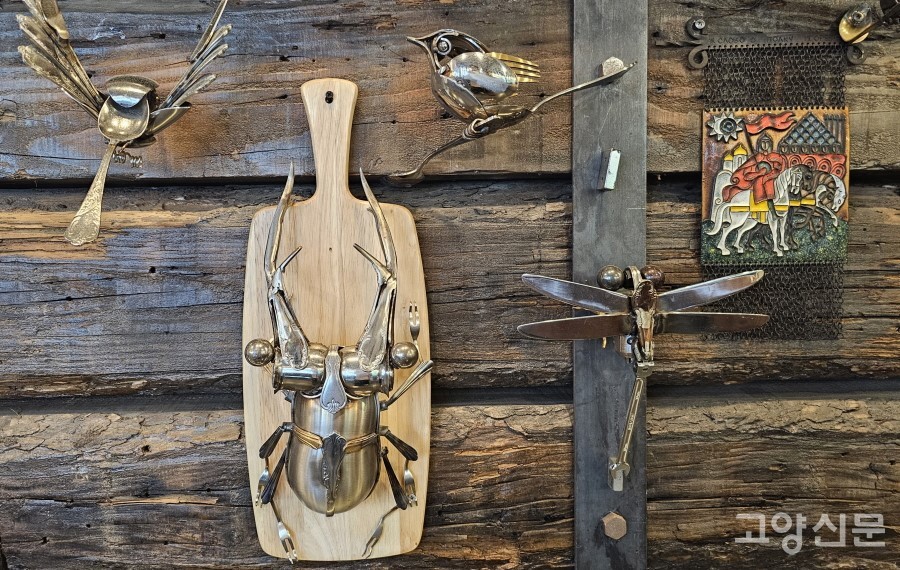 양현승 대표의 조형작품들. 