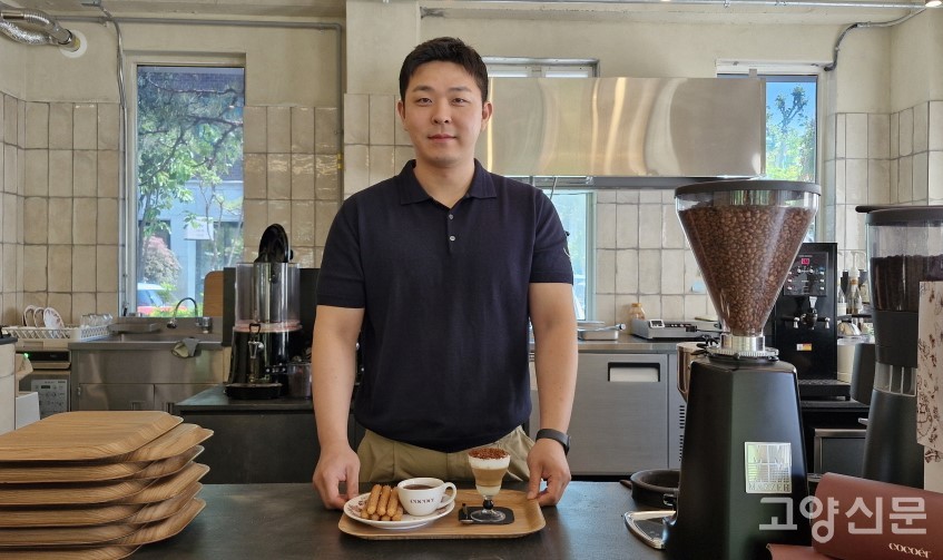 스페인 남부 그라나다 배낭여행 중 만난 초콜릿 공장에서 영감을 받아  코코에르를 연 강성민 대표.