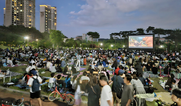식사동 돗자리 영화제.