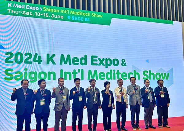 ‘K-Med Expo Vietnam 2024’ 개막식 기념촬영