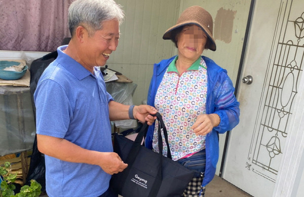 원신동 지역사회보장협의체가 돌봄 사업의 일환으로 영양반찬 나눔사업을 했다.