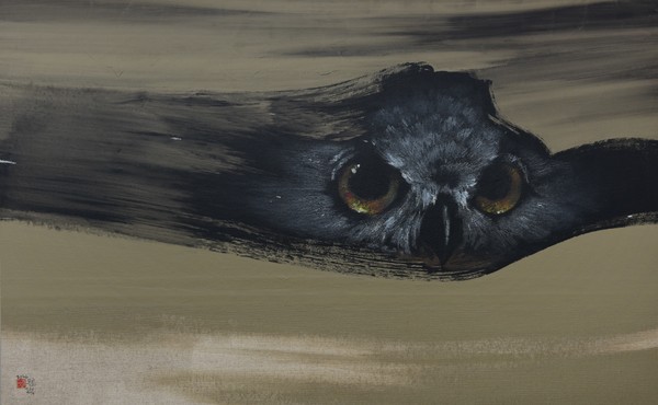 크레파스로 눈동자를 표현한 부엉이 그림. 