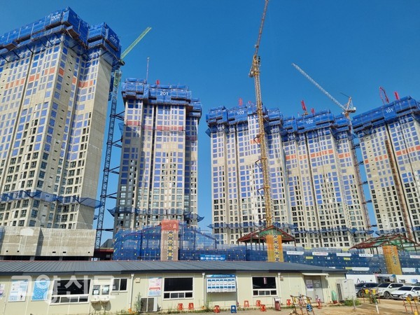 △‘더샵 일산엘로이’ 오피스텔 단지 현재 공사현장