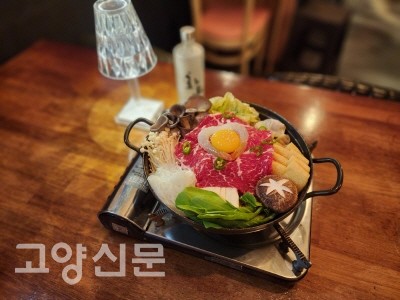 진한 육수로 만드는 소고기전골.