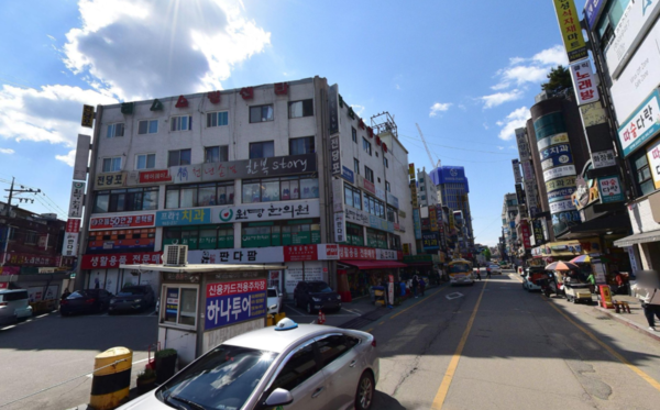 원당 상업지구 최초의 랜드마크였던 리스쇼핑센터의 현재 모습. 