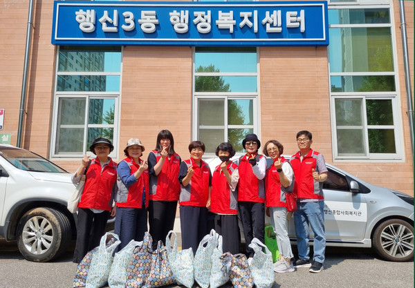  행신3동이 저소득 1인 가구를 위한 ‘행복한 찬’ 나눔 사업을 펼쳤다.