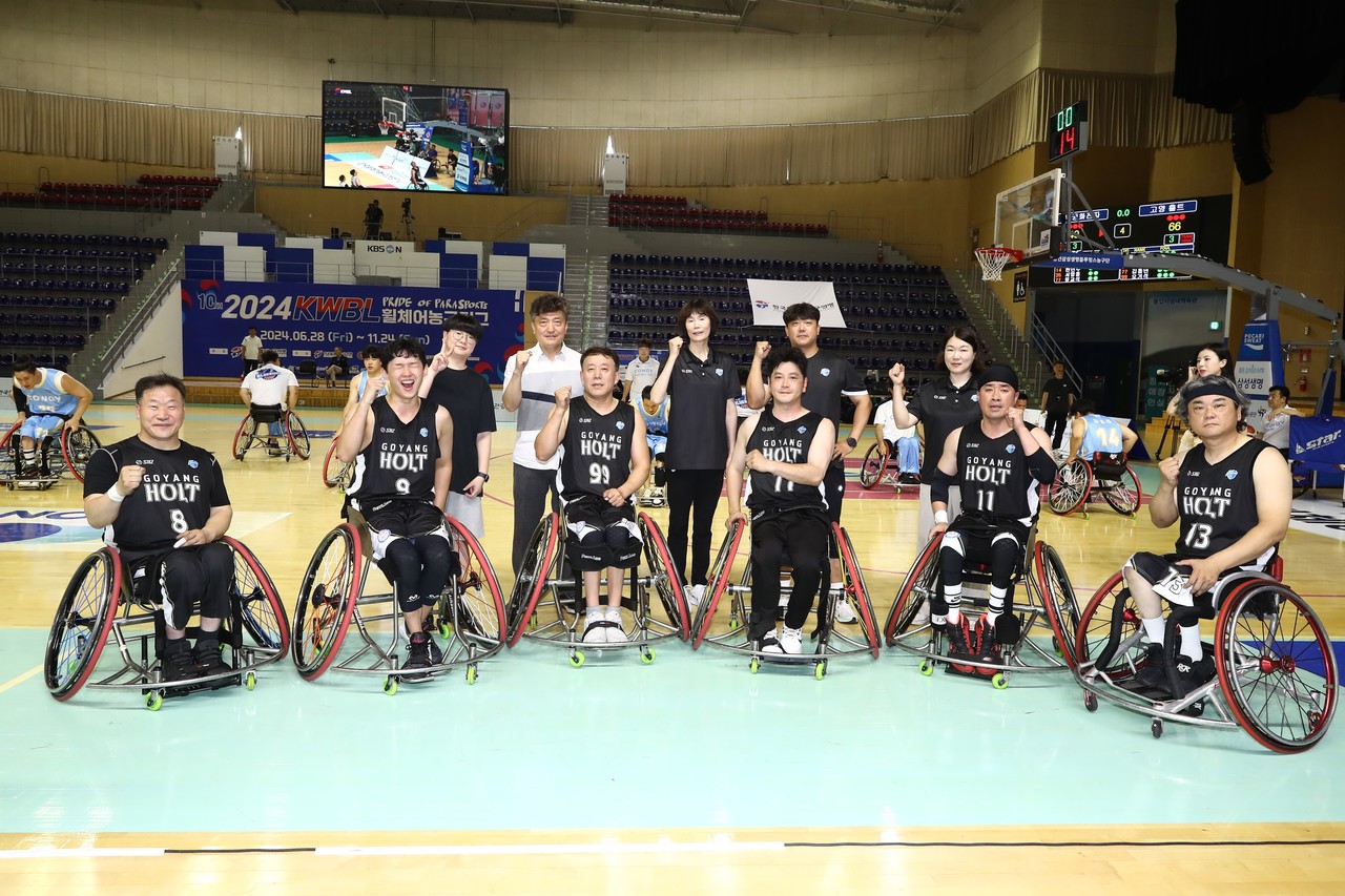 경기를 마친 고양홀트휠체어농구단. [사진제공=홀트장애인종합체육관]