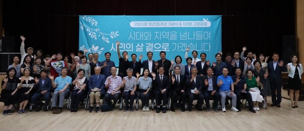 ※ 사진 속에서 김수지 작가님 얼굴을 찾아보세요~~!