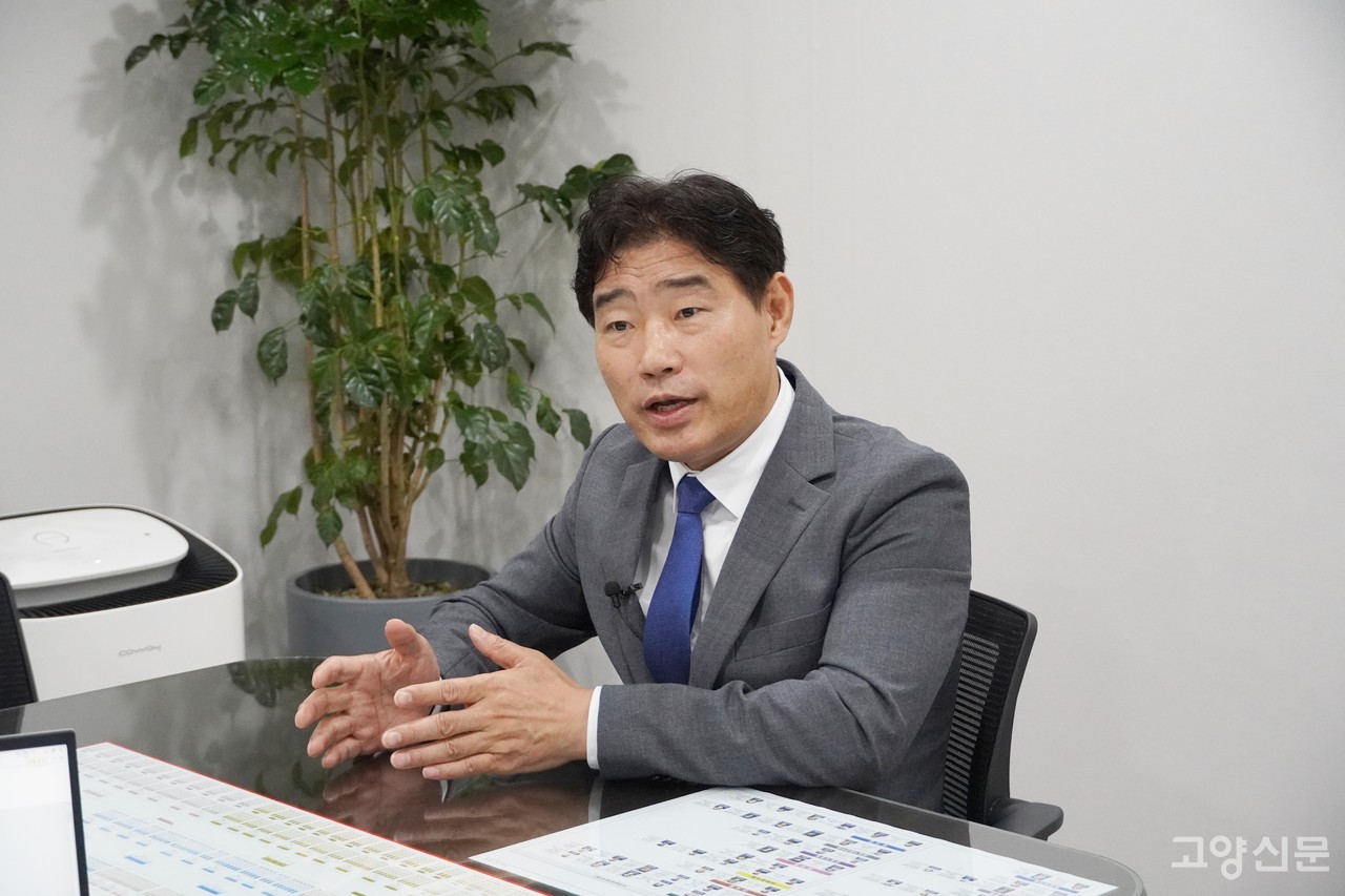 김운남 고양시의회 하반기 의장이 22일 본지와 인터뷰에 응하고 있다.