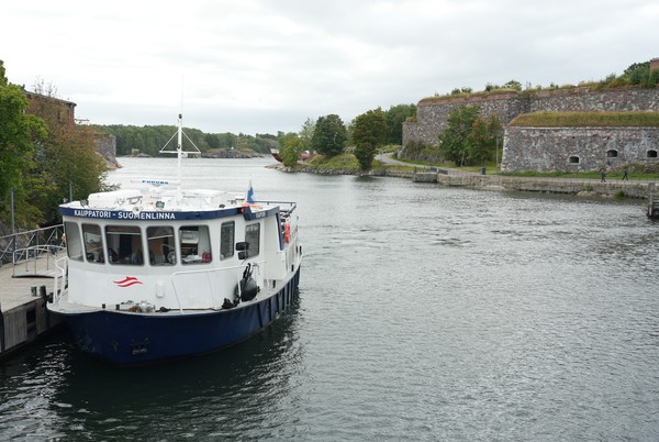 덴마크 수도 코펜하겐의 뉘하운 운하 주변에 형형색색의 건물들이 들어서있다. 2. 코펜하겐 왕립도서관 옆 운하에서 성소수자들이 유람선을 타고 퍼레이드를 펼치고 있다.3. 북해의 아름다운 풍경이 내려다보이는 노르웨이 옛 수도 베르겐시 주변 산 7부 능선까지 집들이 들어서 있다.4. 관광객들이 유람선을 타고 송네 피오르드의 절경을 즐기고 있다.5. 노르웨이 오슬로 중심가에 자리한 뭉크미술관.6. 스웨덴 스톡홀름시의 랜드마크인 시청사에는 연중 관광객이 붐빈다.7. 노벨상 수상자를 16명 배출한 웁살라대학의 중앙도서관 전경.8. 스톡홀름에서 헬싱키를 오가는 크루즈에서 바라본 전원 풍경.9. 핀란드 헬싱키의 시벨리우스공원.10. 헬싱키 최대 관광지로 변신한 수오멘린나 요새.