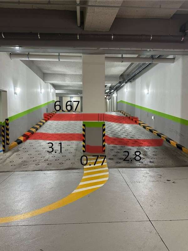 왼쪽(3.1m), 오른쪽(2.8m) 측의 너비가 다르게 기재된 이유는 우측은 바닥 연석 30㎝를 제외해 측정해 너비를 2.8m로 기재했다. 좌측 또한 바닥 연석 30m를 제외하면 양방향 주차장 통로 너비는 2.8m로 서로 같다. [사진제공 = 해당 오피스 분양자]