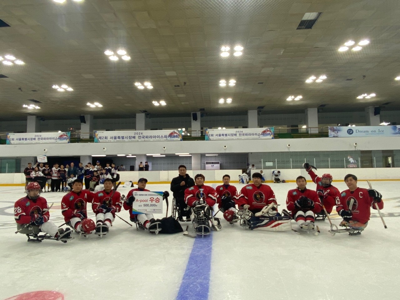 고양아이스워리어스가 우승 후 기념촬영을 했다. [사진제공=고양아이스워리어스]