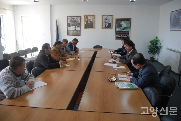 2009 한국국제협력단(KOICA) 의뢰로 팔레스타인 공적개발원조(ODA) 사업에 대한 현지 타당성조사를 하던 모습.