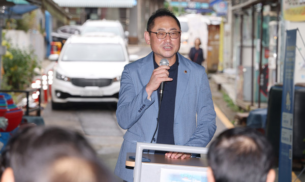 김완규 도의원이 인사말을 전하고 있다.