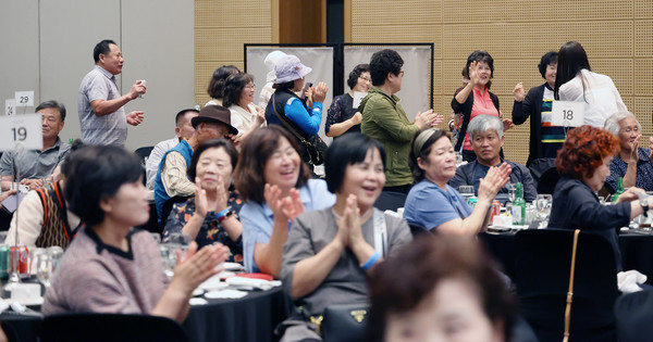 한마음대회는 화합과 소통, 자부심이 가득한 시간이었다. 즐겁게 공연에 박수치는 조합원들.